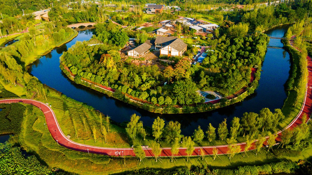 Luxi Zhigu Greenway, Chengdu, China is a "sponge city," designed to absorb water.
