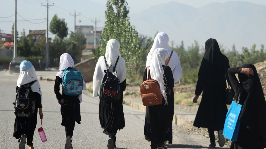 Amanpour niñas afganas