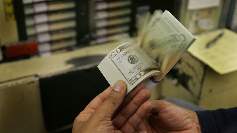 Americans are going all-in on cash. That could spell more trouble | CNN Business