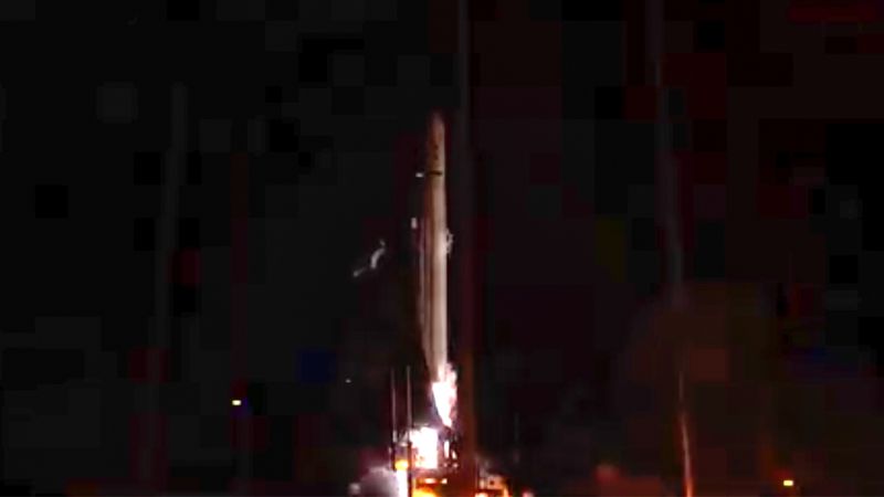 Startup’s 3D-printed rocket delivers stunning night launch but fails to reach orbit | CNN Business