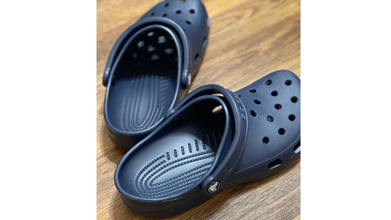 Crocs Vs Old Navy Clogs: We Put These Shoes To The Test | Cnn Underscored