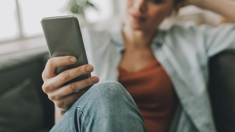 NextImg:Opinion: 'Never in the morning, never in bed, never before bed, never in the bedroom'—the smartest rule for social media use | CNN