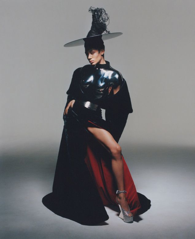 "Church Girl" features another 3D-printed bustier and a crown that takes its shape from a record.