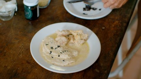 Vanilla is often added to desserts, but in Mexico, where the plant originates, uses for the spice are limitless. Norma Gaya, head of the Gaya Vai-Mex plantation in Veracruz, shared her family recipe for chicken with vanilla cream sauce with Eva Longoria.