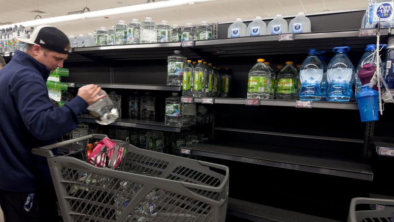 NextImg:Philadelphia officials advise residents to drink bottled water after a chemical spill in the Delaware River | CNN