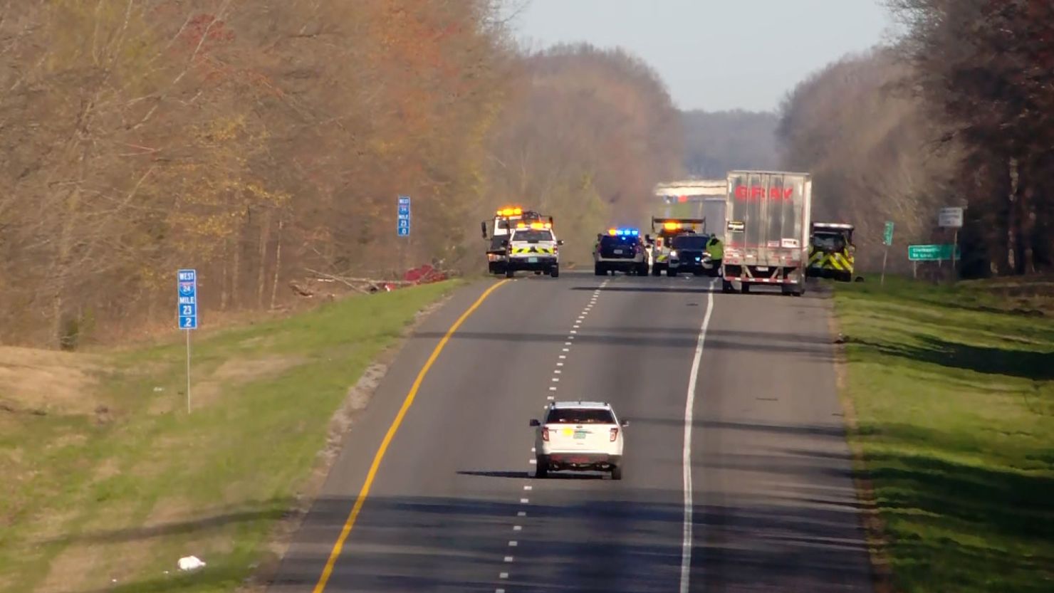 5 children among 6 killed in a car crash on an interstate in Tennessee