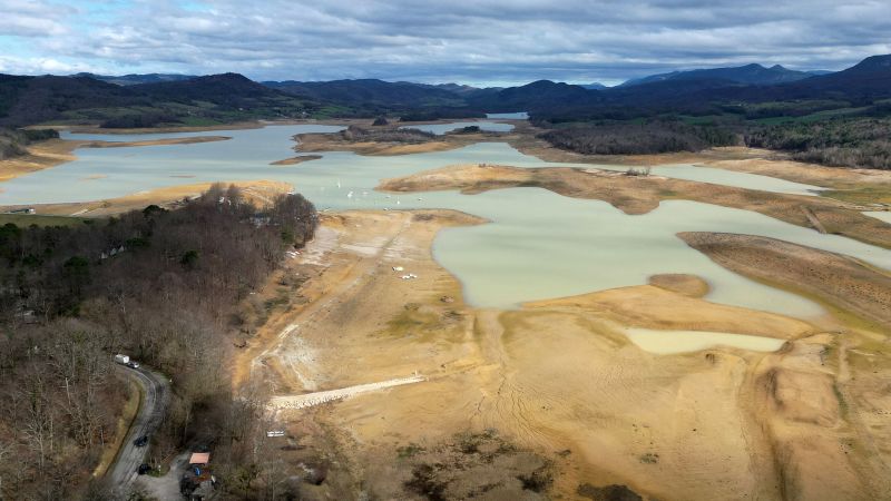 This once-thriving lake has all but dried up. It’s a story repeated across Europe as the drought deepens | CNN