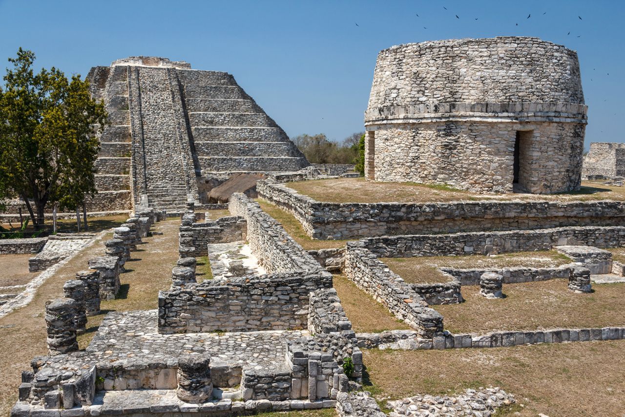 <strong>Mayapán, Yucatán: </strong>At this extensive Mayan site, there's a grand pyramid in the center and a circular observatory.
