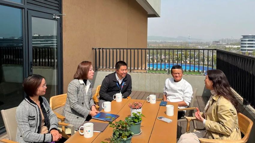 Alibaba founder Jack Ma visits Hangzhou Yungu School in Hangzhou, Zhejiang province, China in this handout picture released on March 27, 2023. Hangzhou Yungu School/Handout via REUTERS ATTENTION EDITORS - THIS IMAGE WAS PROVIDED BY A THIRD PARTY. NO RESALES. NO ARCHIVES. 