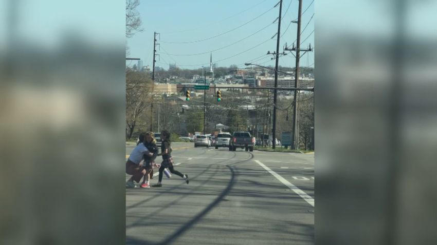 nashville kids crossing street vpx