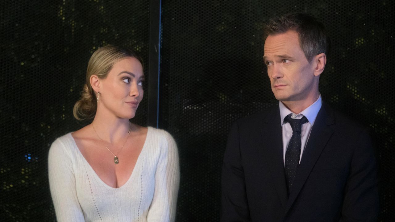 Sophie (Hilary Duff) and Barney (Neil Patrick Harris) in "How I Met Your Father."