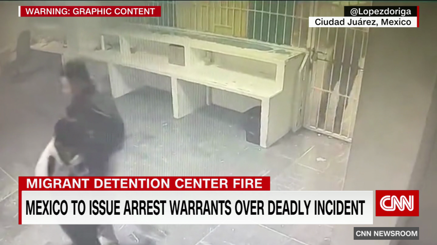 exp mexico migrants fire 033002ASEG3 cnni world_00002001.png