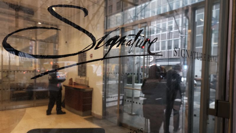 NextImg:Signature Bank failed because of 'poor management,' FDIC report finds | CNN Business