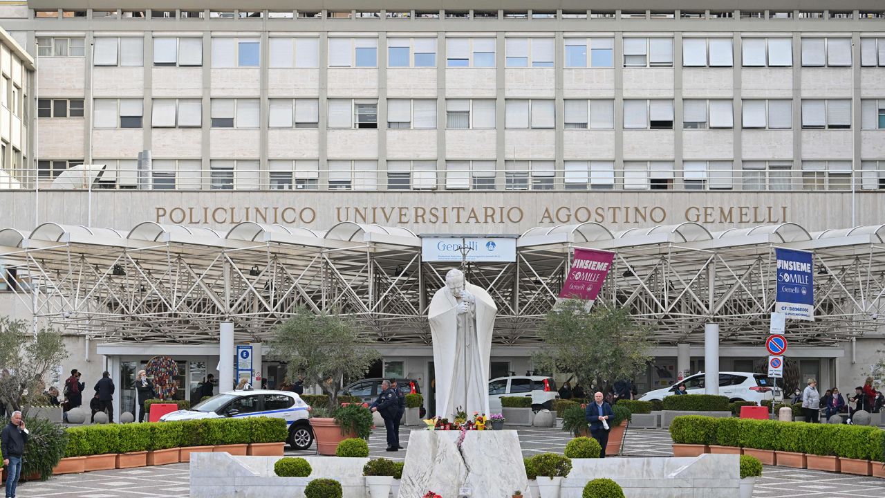 Francis ingresó en el Hospital Gemelli de Roma el miércoles, en la foto del 30 de marzo de 2023, donde recibe tratamiento por una infección respiratoria.