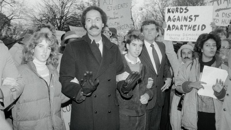 NextImg:Randall Robinson tirelessly pushed world leaders toward equity before his death at 81 | CNN