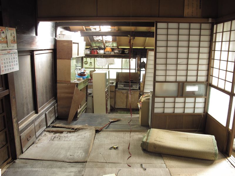 Couple Who Transformed An Abandoned Japanese Home Into A Guesthouse | CNN