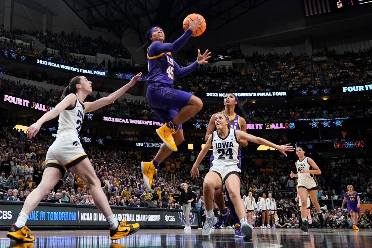 LSU's Alexis Morris drives to the basket during the second half. She had 19 of her 21 points in the second half.