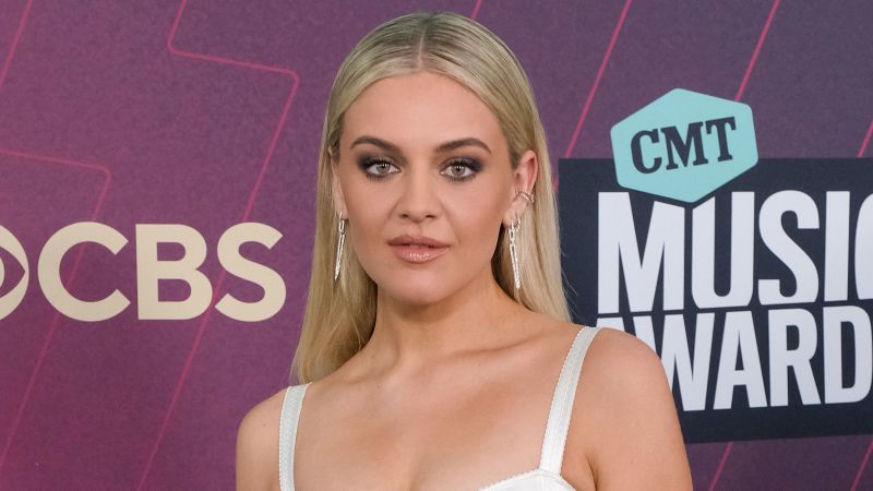 Kelsea Ballerini pays tribute to victims of Nashville shooting with moving CMT Music Awards intro | CNN