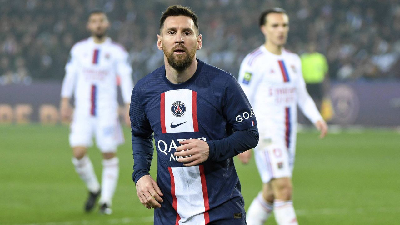 Lionel Messi: Some fans whistle as Messi's name announced as Paris Saint-Germain's season hits new low | CNN