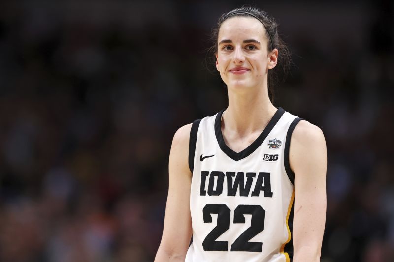 Caitlin Clark Breaks Records Galore During Historic March Madness Run | CNN