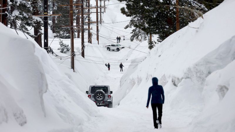 What a difference a year makes: From nearly no snow to a potentially record-breaking pile-up in California - CNN What a difference a year makes: From nearly no snow to a potentially record-breaking pile-up in California - CNN