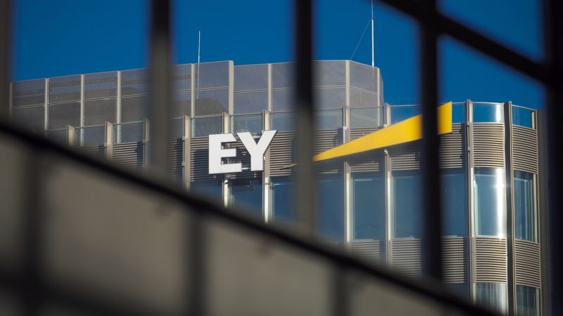 NextImg:EY banned from auditing public interest companies in Germany over Wirecard | CNN Business