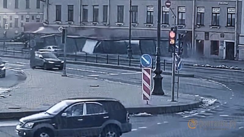 NextImg:Videos show moments leading up to explosion in Russian cafe | CNN