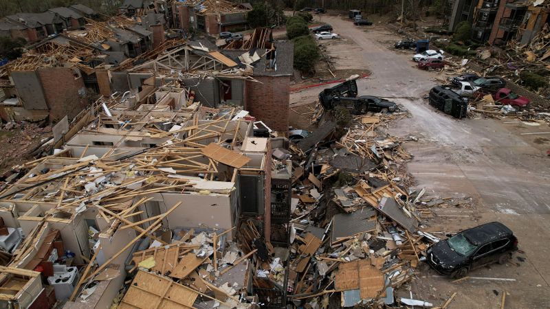 NextImg:More than 45 million from Dallas to Milwaukee face severe weather threat of damaging winds and possible tornadoes | CNN