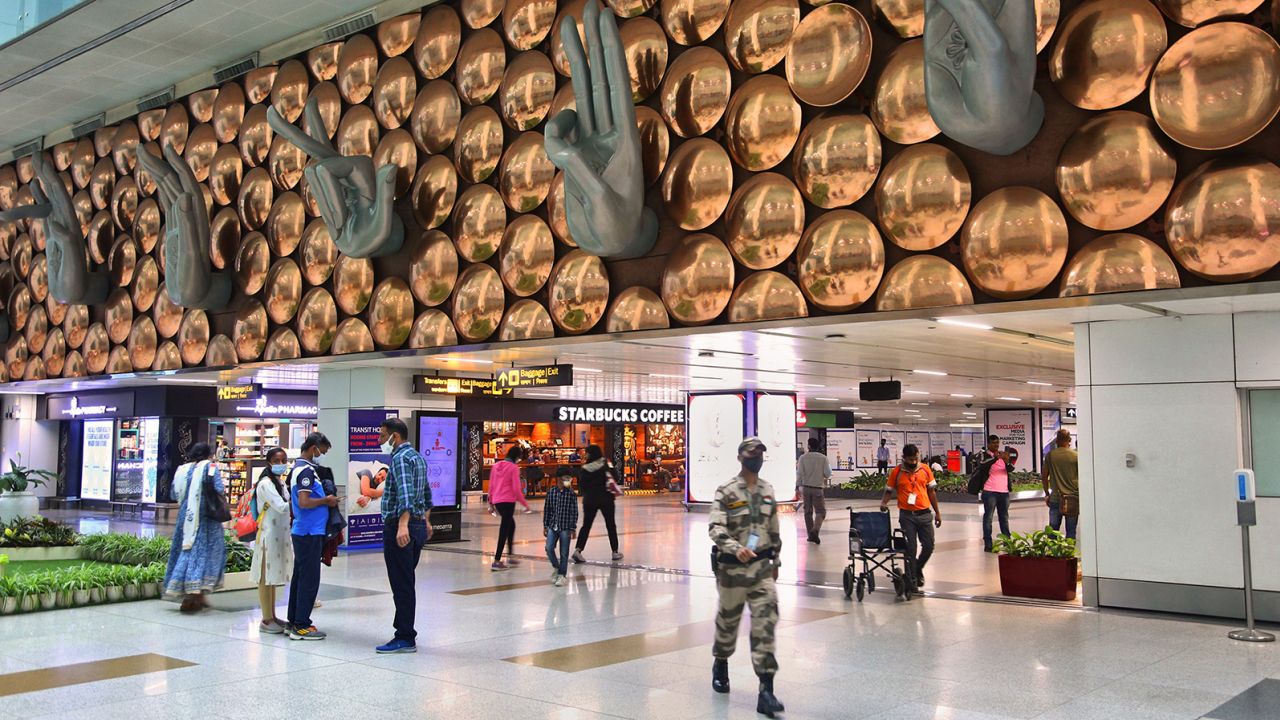 El Aeropuerto Internacional Indira Gandhi en Delhi es nuevo en el top 10 en 2022. India tiene un mercado de viajes en crecimiento.