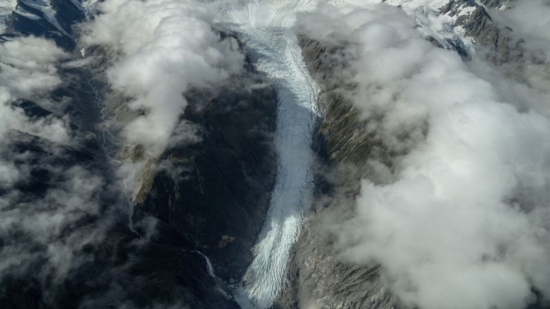 NextImg:'Shocked' by the loss: Scientists sound the alarm on New Zealand's melting glaciers | CNN