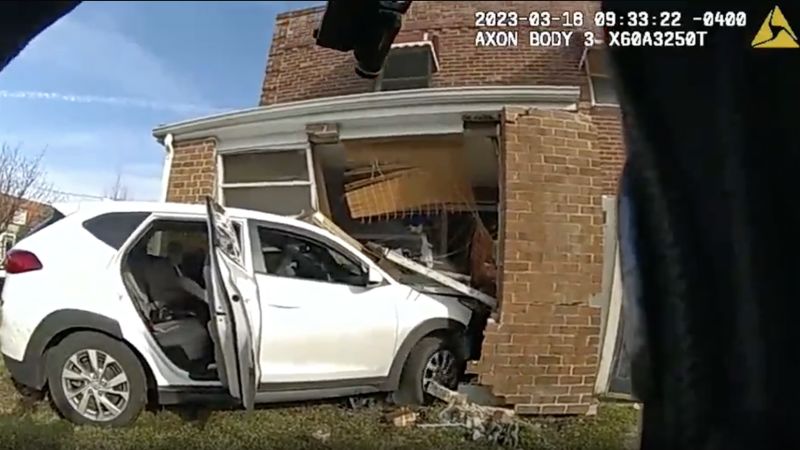 NextImg:Police in Washington, DC, release bodycam video from the fatal shooting of 17-year-old Dalaneo Martin by an officer | CNN