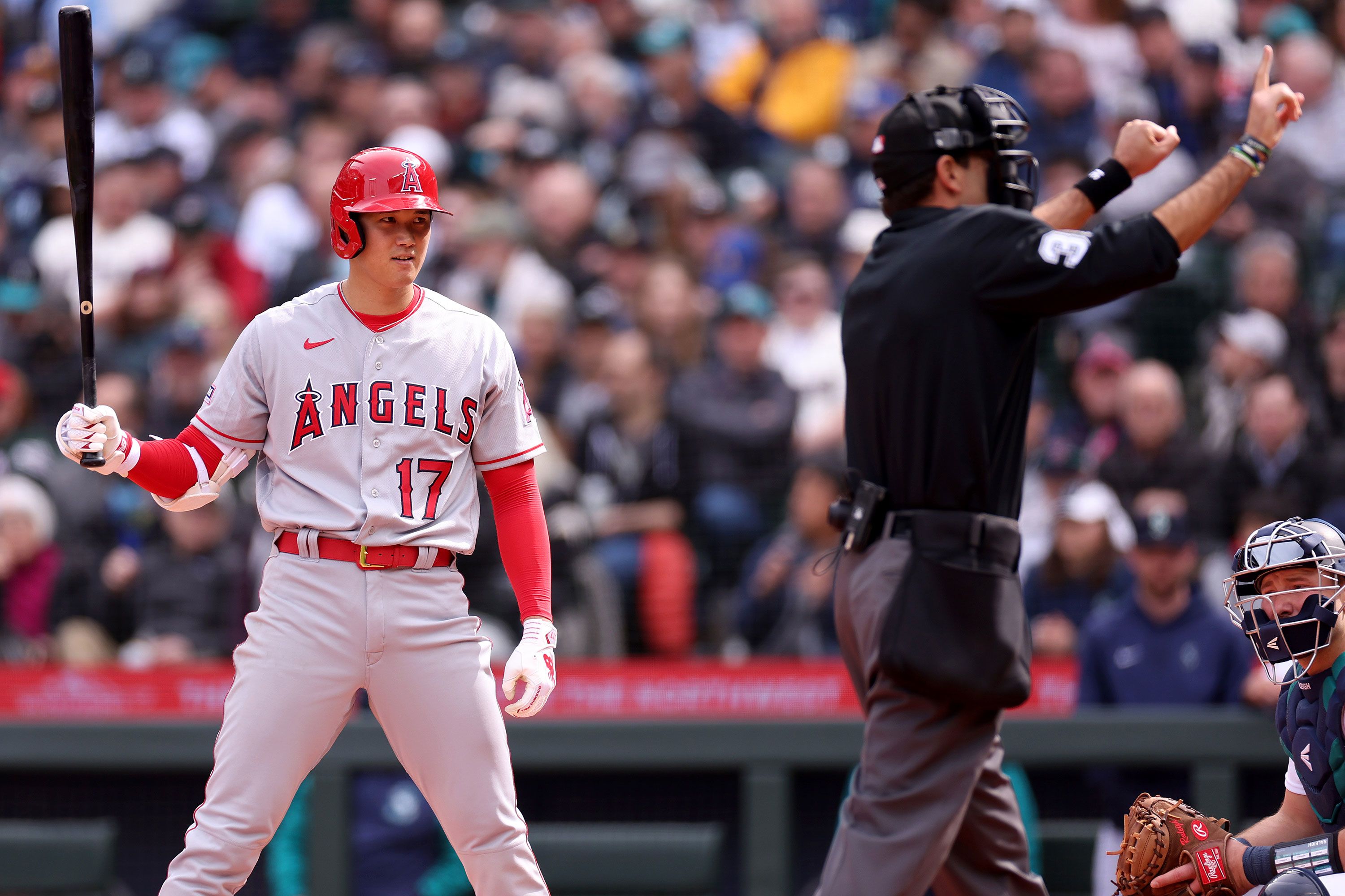 Shohei Ohtani gets two hits in Angels' spring training home opener