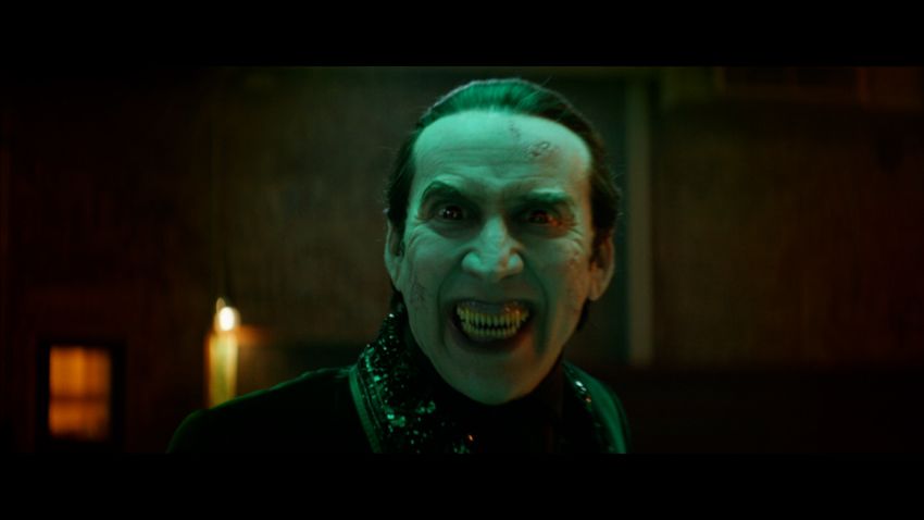 Tinjauan ‘Renfield’: Nicholas Hoult dan Nicolas Cage menenggelamkan gigi mereka ke dalam sindiran Dracula yang nipis dan berdarah
