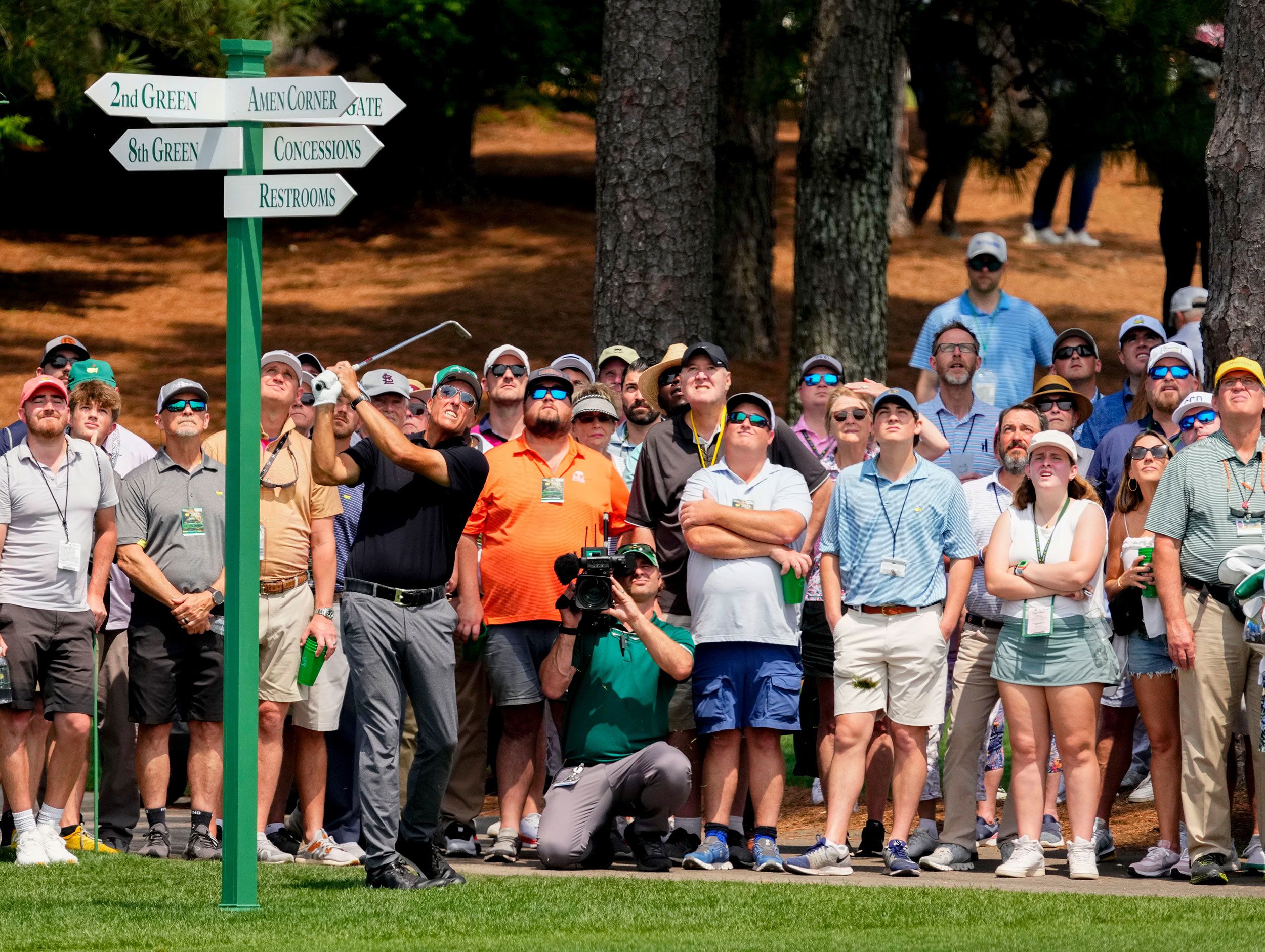 Tiger Woods' painful Masters walk results in opening 74 - Sent-trib