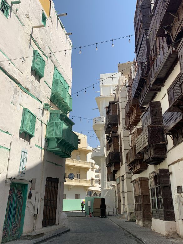 <strong>Colorful curiosities: </strong>Some rawasheen (plural of rowshan) have been repaired and painted in colors like blue and green.