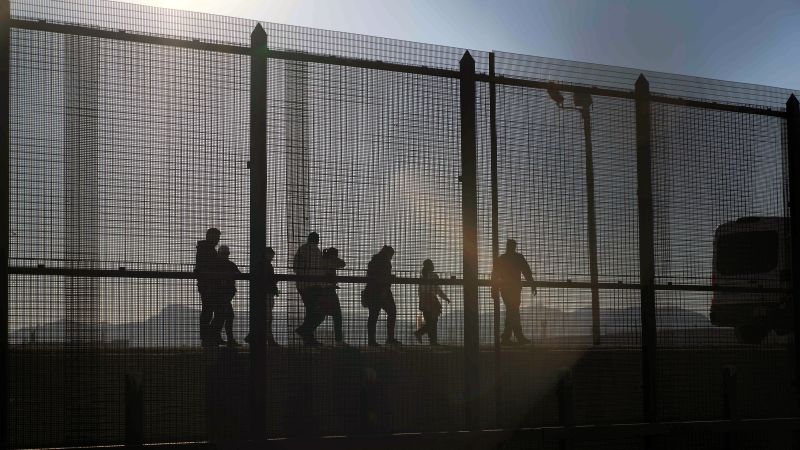 NextImg:'It feels like Groundhog Day': Federal officials frustrated by whiplash as Biden turns to Trump-era border policies | CNN Politics