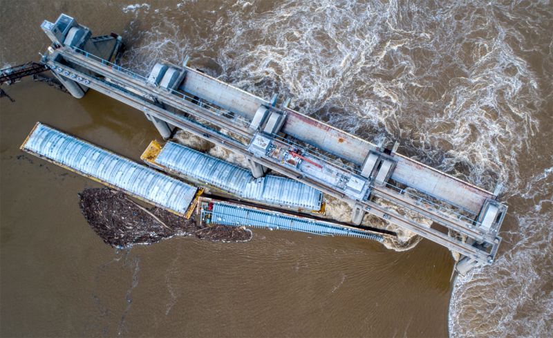 Barge Carrying Methanol Is Removed From Ohio River After Being Stuck   230408120448 Barge Stuck Ohio River 0328 