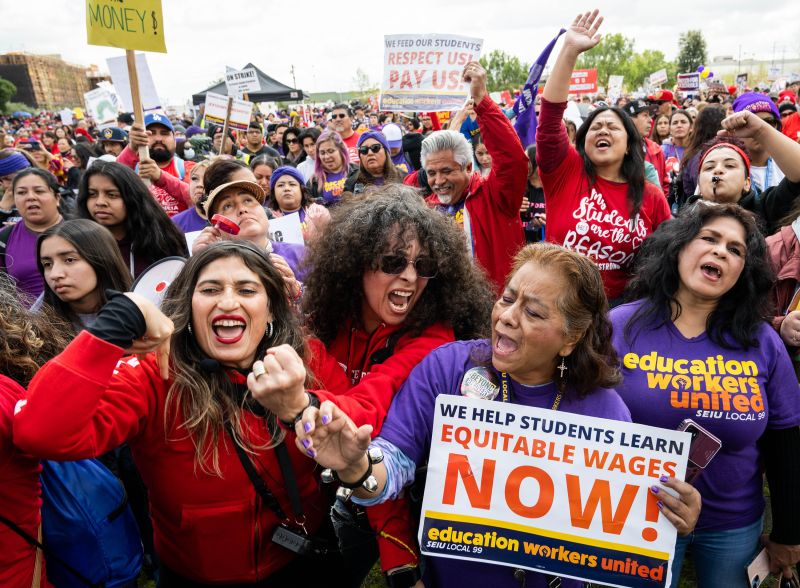 Los Angeles School Workers' Union Votes To Approve New Contract With ...