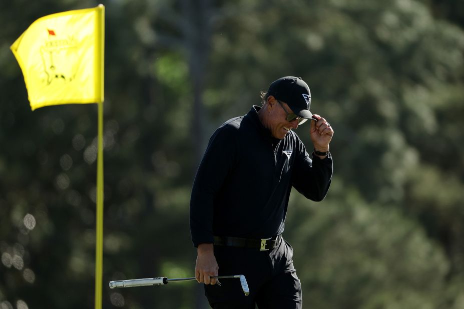 Masters 2023: Leaderboard shows 3-way tie at the top while Woods lags far  behind 
