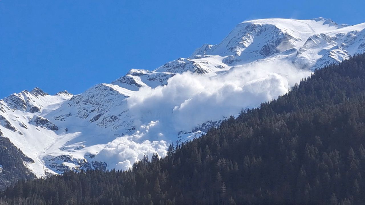 A general view shows an avalanche in the French Alps, in Les Contamines-Montjoie, France, April 9, 2023 in this still image obtained from a social media video. Domaine Skiable des Contamines-Montjoie SECMH / Twitter @domaineskiable via REUTERS  ATTENTION EDITORS - THIS IMAGE HAS BEEN SUPPLIED BY A THIRD PARTY. MANDATORY CREDIT. NO RESALES. NO ARCHIVES.