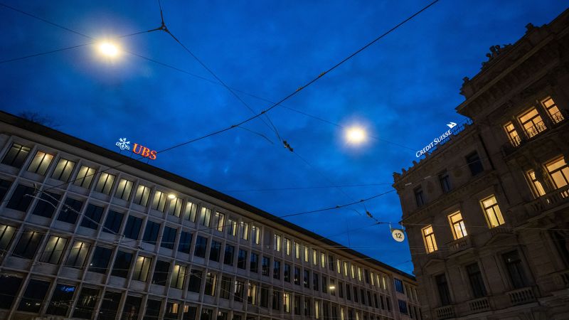 NextImg:How to avoid the next crisis? Banks may have to hold more cash | CNN Business