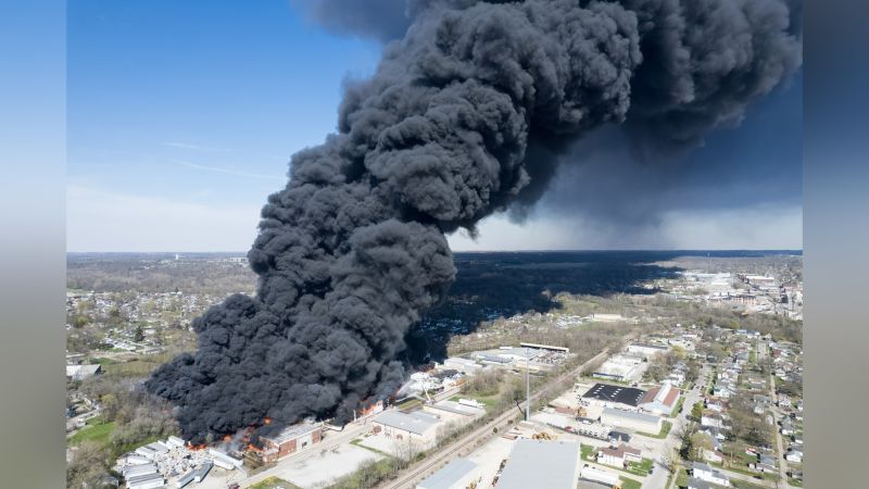 NextImg:An Indiana recycling plant fire is emitting toxic smoke, has forced evacuations and could burn for days, officials say | CNN
