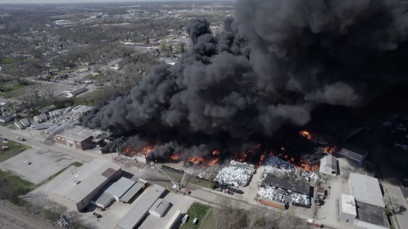 See toxic plume billowing out of Indiana recycling plant | CNN
