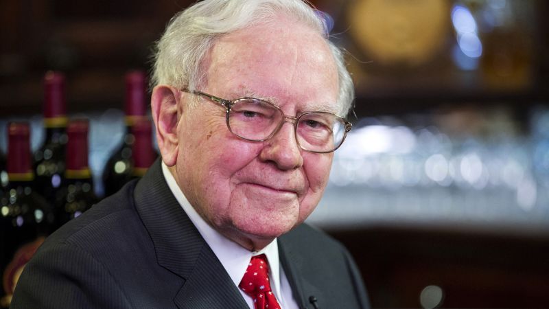Warren Buffett wants harsher penalties for top leaders of failed banks