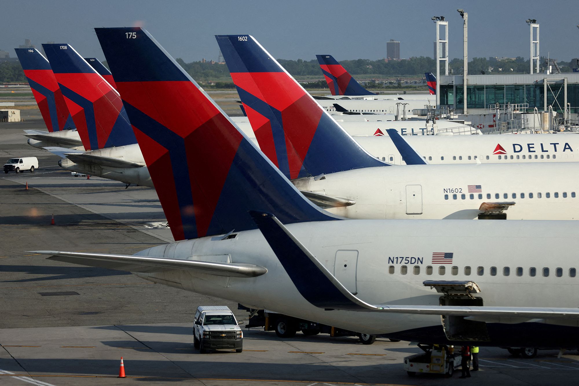 Delta Air Lines is soaring to a record $1.8 billion profit as