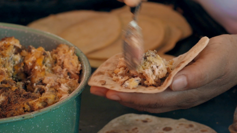 NextImg:Eva Longoria: 'These are the best tortillas I've ever had' | CNN