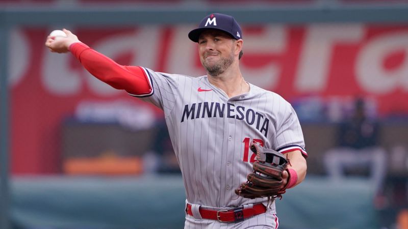 Minnesota Twins' Kyle Farmer needs surgery after being hit in face