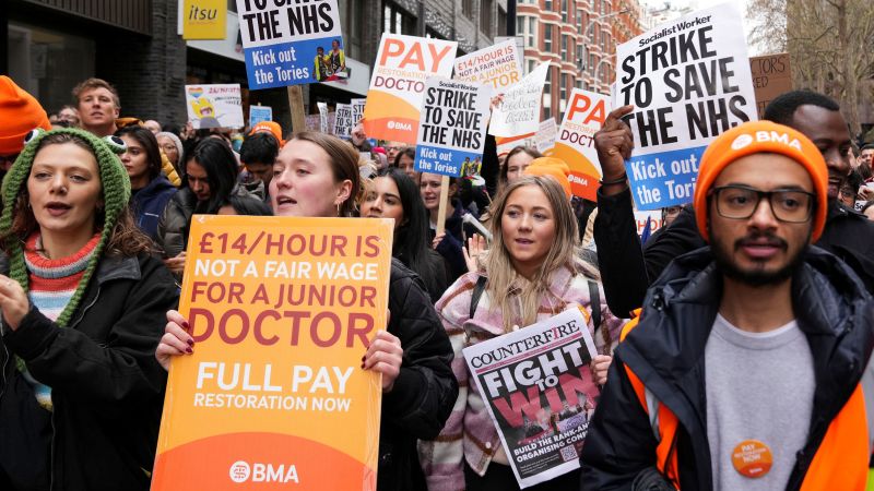 NextImg:Some of England's trainee doctors are paid less than fast-food workers. They've had enough | CNN Business