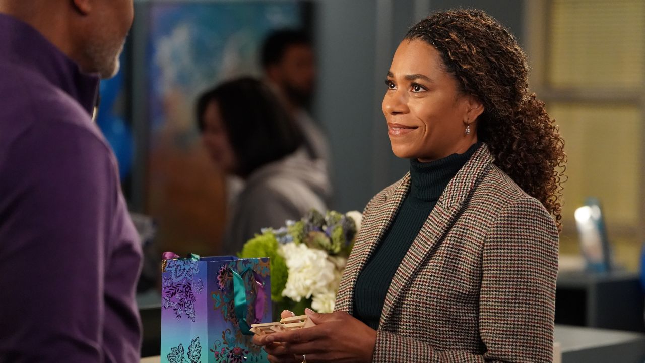 'Grey's Anatomy' star Kelly McCreary exits show | CNN