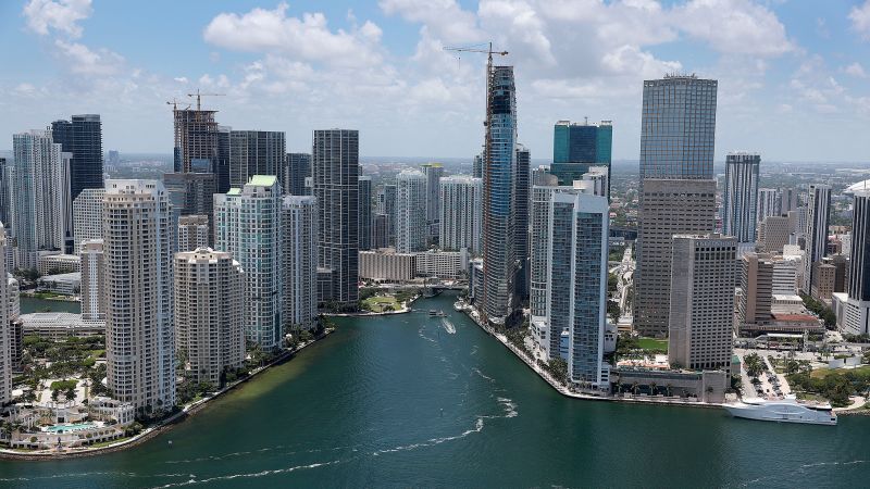 Four out of the five US metro areas with the lowest unemployment are in Florida. Here’s why | CNN Business